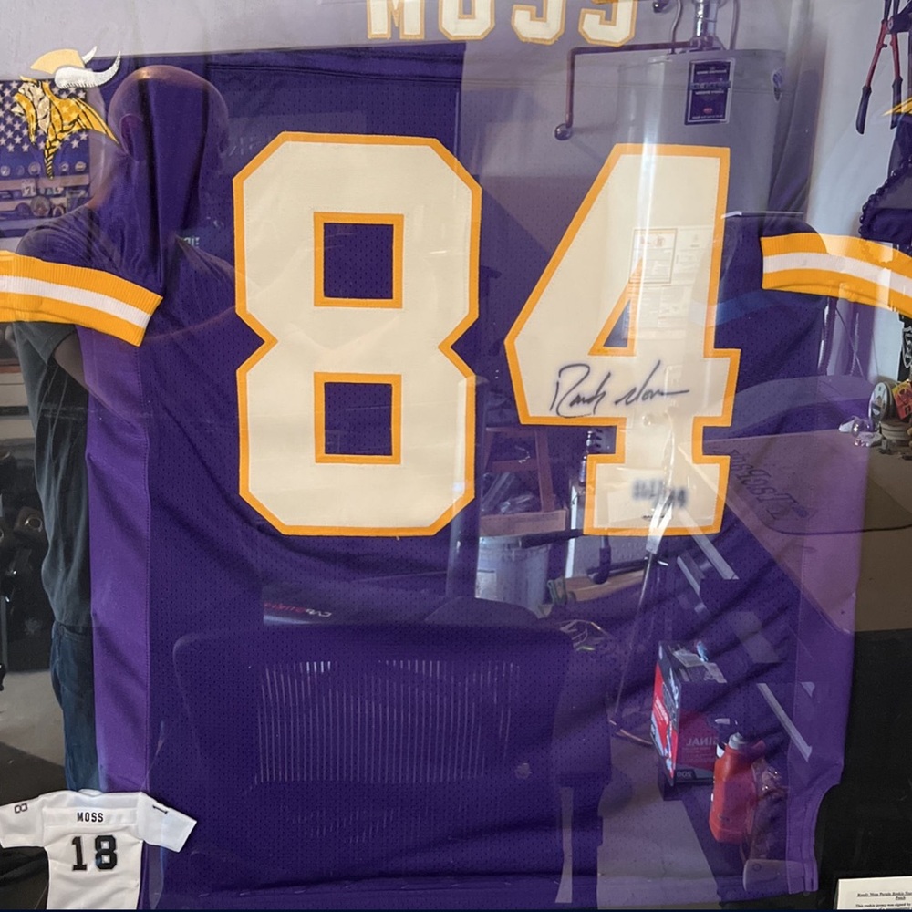 Upper deck, authenticated, Randy Moss, autographed jersey